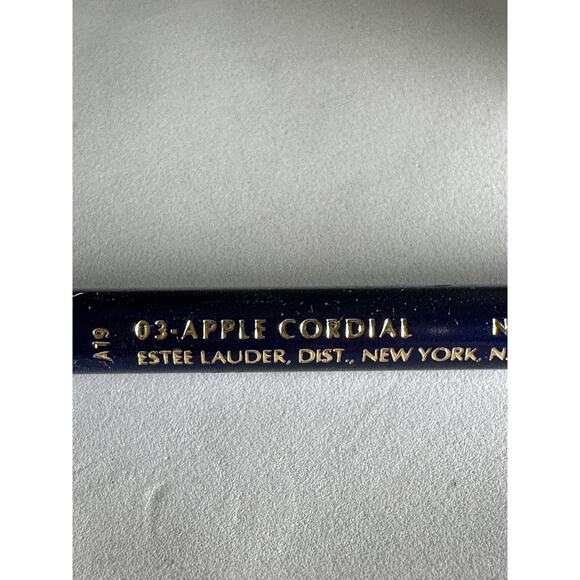 NEW Estee Lauder Lip Defining Pencil; Apple Cordial - Picture 3 of 3